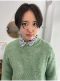 赤味を消したオリーブベージュショート前髪なし