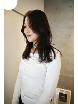 オンリー(ONLY.) 重みを残しつつ動きのあるレイヤーカット yukari