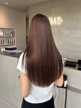 ヴァーブ 四日市(VAAB)の写真/カラーにこだわるからこそうるツヤになれるトリートメントは必須◎髪のおさまりも手触りも納得の仕上がりに