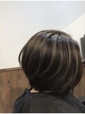#20 バレイヤージュハイライト×ショートボブ
