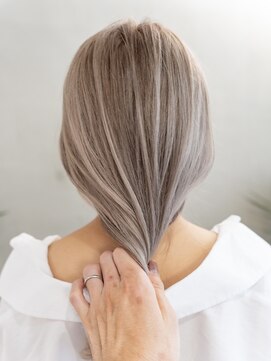 リシェスバイエンヴィー 西宮北口(Riches by ENVY) "ホワイトベージュ バレイヤージュ シャドールーツ"