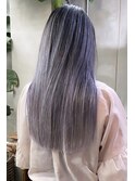 ブルーシルバーのバレイヤージュカラー