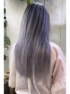 ザ デイ(THE DAY) ブルーシルバーのバレイヤージュカラー