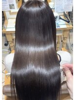 プラグ バイ ネオリーブ(plug by neolive) 髪質改善　酸熱トリートメント　艶髪　美髪　J