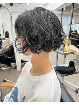 ユノ(juno) ソフトツーブロックのグラデーションボブにふわふわパーマ！