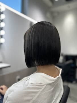 ラフィット 香椎(lafit) 綺麗なライン ボブカット 切りっぱなしボブ