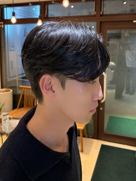 アルム オモテサンドウ(ALLM omotesando) 韓国風カルマパーマ 韓国ヘア メンズ 原宿 表参道