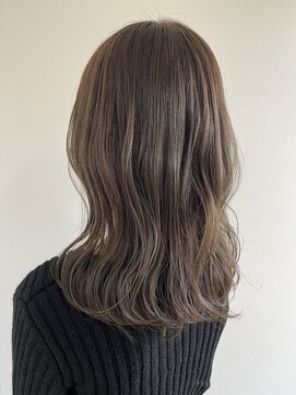 アクイール(ACCUEILLIR) オリーブアッシュブラウン