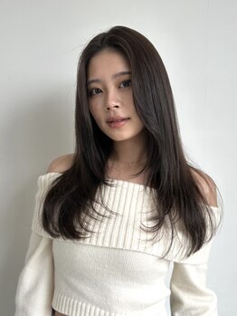 カットアンドトータルビューティ ヴァンキャトル(Cut&Total Beauty VINGT QUATRE)の写真/顔周りのレイヤーで柔らかく動きのあるスタイルに◇計算されつくしたカットであなただけの可愛いを叶える＊