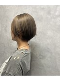 大人ショートボブグレージュ