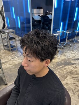 アンサー 千葉中央(UNSER prod by THE DAY) 【MEN’S HAIR/サーフカール/刈り上げセンターパート/千葉】