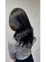 TMJ&nbsp;熊本/レイヤーカット×コテ巻きパーマ×韓国ブラック