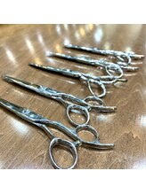 【似合わせカット/持ちのいいカット】でご自宅でのスタイリングも再現性が高いカット技術をご提供