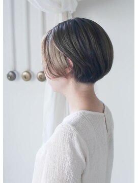 ノード(NODO) マニッシュショート＋インナーベージュカラー