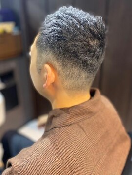 バーバーバー 四谷(BARBER-BAR) 大人の刈り上げスタイル