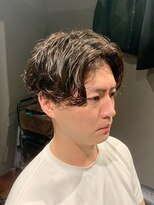 ビーダンディー(Bee dandy) ビジネスツーブロックマッシュ ミディアムパーマ センターパート