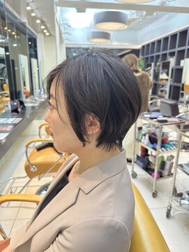 キサ ファータ 恵比寿(kisa fata) 大人ショート_前下がりボブ_ショートボブ30代40代黒髪白髪ぼかし