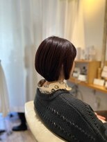 ハッコ(hacco) ひし形ショートボブ/グレージュカラー/白髪/ニュアンスカラー