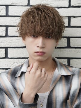 オーシャントーキョーオーバー 渋谷(OCEAN TOKYO OVER) 韓国ヘアカルマパーマコンマバングセンターパート黒髪ウルフ