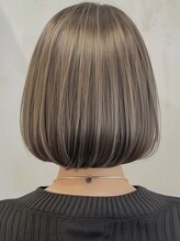 ネックス(nex) デザインカラーレイヤーカットウェットヘアオリーブベージュ白髪