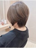 ハンサムショート段カット絶壁グレージュマッシュアラフィフ
