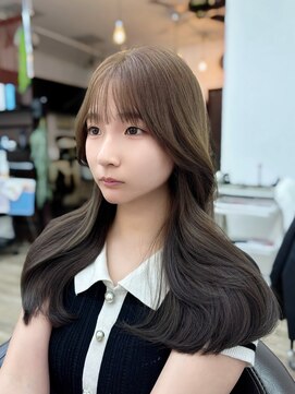ラクシア(LucxiA) 韓国ヘア/レイヤーカット/くびれヘア/小顔カット/前髪カット