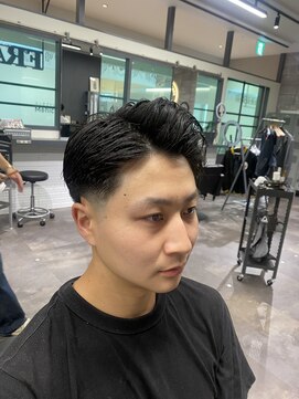 フランクスバーバーリベラルド 横浜(FRANK'S BARBER LIBERALD) フェザーアップ/テーパーフェード/カジュアルスタイルU