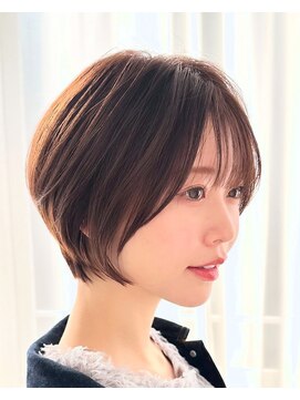ローネス ギンザ(LONESS ginza) ショートボブ/耳かけショート/ブラウンカラー/耳かけショート