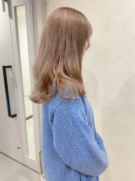 シー(shii..) 《shii..》#ミルクティーベージュ#ハイトーンカラー