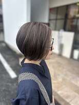 モルフォ ヘアー プロダクト(Morpho Hair Product)&nbsp;白髪ぼかしハイライト×ショートボブ