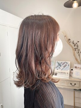 ロッカ(ROCCA) ココアベージュ今っぽ外ハネミディレイヤー