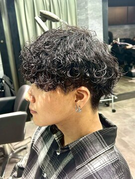 アノ(Ano.) 大分シャドウパーマメンズマッシュ波巻きパーマツイストパーマ