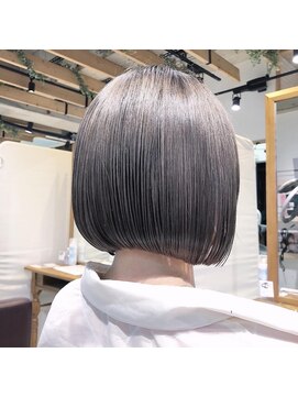 トゥルース 獨協大学前店(Hair&Make TRUTH) シルバーボブ