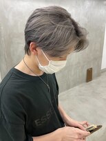 ソーコ 渋谷(SOCO)&nbsp;シルバーグレーナチュラルマッシュ　センターパート　ニュアンス