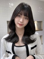 韓国ガーリーヘア くびれミディアムスタイル 地毛黒髪就活ヘア