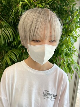 リップス(Ripps) モードショート×ホワイトベージュ