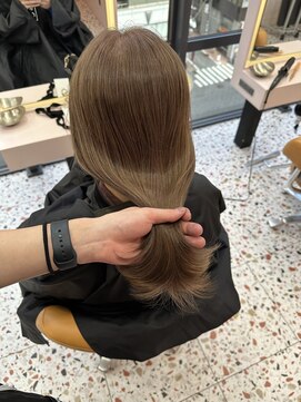 ボタン シブヤ(VOTAN SHIBUYA) 韓国ヘア/ブリーチカラー/ミルクティベージュ/くびれヘア