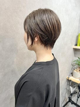 ウル(ulu.) 大人可愛い♪ショートヘア×脱白髪染めカラー