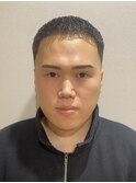 短髪バーバースタイル前巻きアイロンパーマスキンフェード
