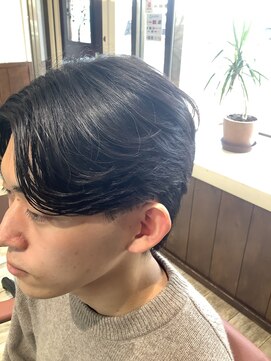 ラズリーヘアー(LAZLY HAIR) センターパート×黒髪