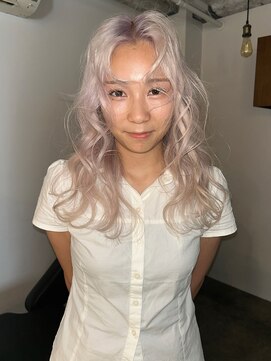 ルーム(Loom.) ホワイトブロンド　ケアブリーチ　ファミンウェーブ