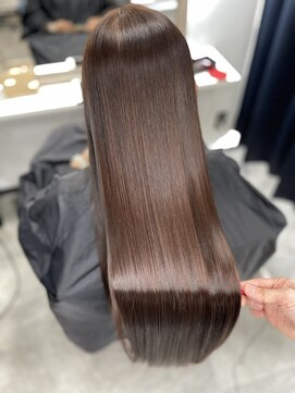 イリス 高槻店 プレミアム髪質改善縮毛矯正【高槻　縮毛矯正】