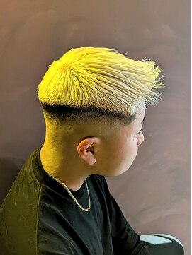 フォーコーナーズカットショップスリーセント 栄(FourCornersCutShop 3/cent) 【ハイトーンフェード】