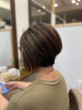 ルカリエ(LUCA:Rie) ハイライト前下がりボブ