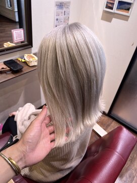 トラック(track) ホワイト