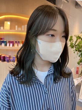 シダ(sida SAIIN) 10代20代30代インナーカラーグリーン