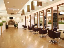 ツゥー美容室 くずは店の雰囲気（中は広々とした洗礼された空間◎ごゆっくりお寛ぎください。）
