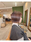 襟足ぎりぎり切りっぱなしボブ
