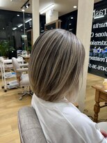 ミラシィ 成田(Mirashy)&nbsp;ハイライトカラーミルクティーベージュレイヤーカット