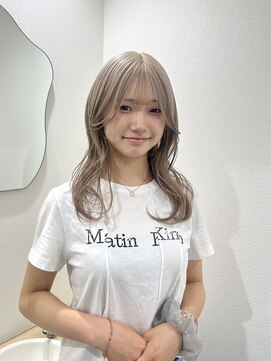 モニカ 栄店(MONIQA) ホワイトベージュ